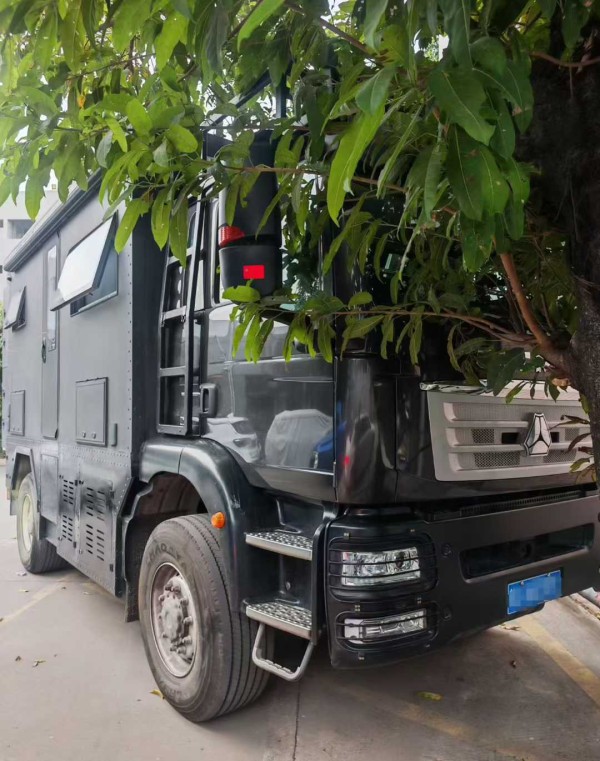 汕德卡重卡房车-升级霸哥AGshocks氮气减震
